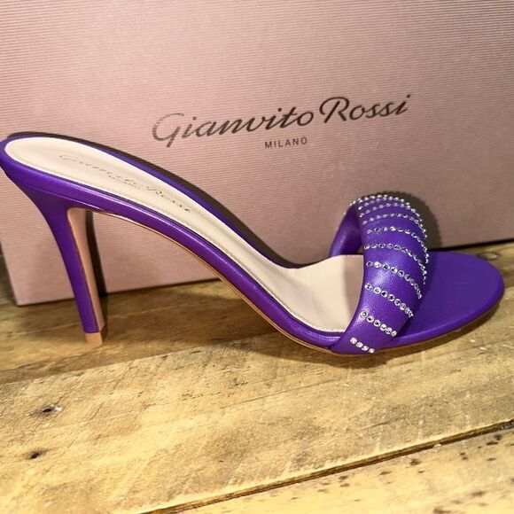 Gianvito Rossi "Bijoux" Sandals - Picture 3 of 7